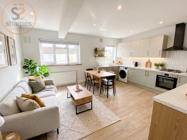 Flat for rent in London Borough of Merton, Greater London