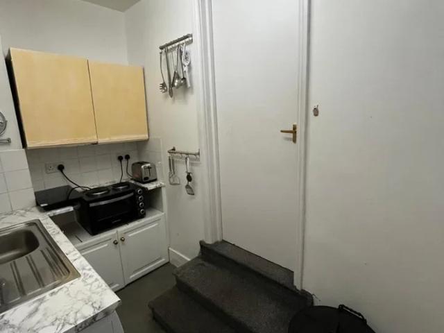 Flat for rent in Furzedown, Greater London