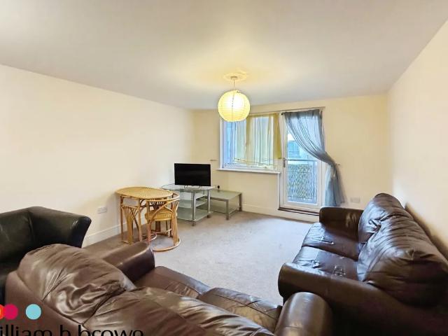 Flat for rent in The Dales, Key Street