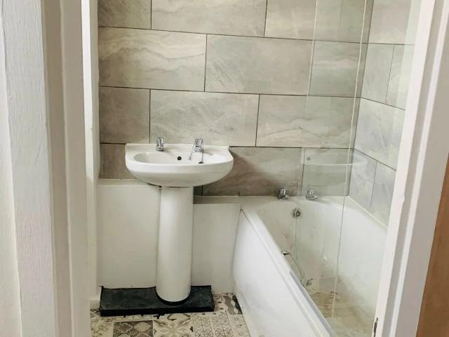 Flat for rent in Lambton