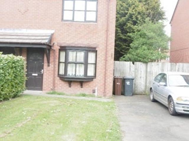 Flat for rent in Ettingshall, West Midlands