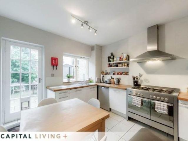 Flat for rent in Fulham, Walham Green