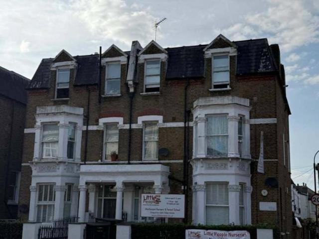 Flat for rent in Fulham, Greater London