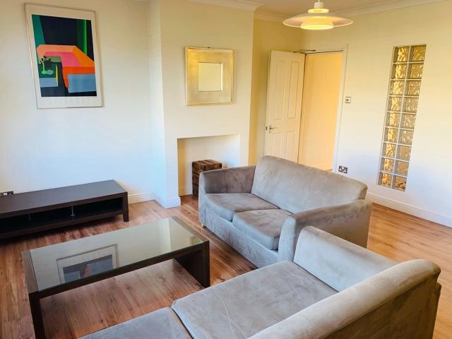 Flat for rent in Broomhill, South Yorkshire