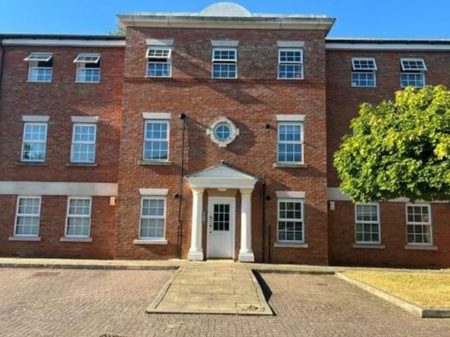 Flat for rent in Weedon Bec