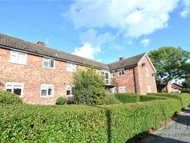Flat for rent in Overchurch Hill, Moreton