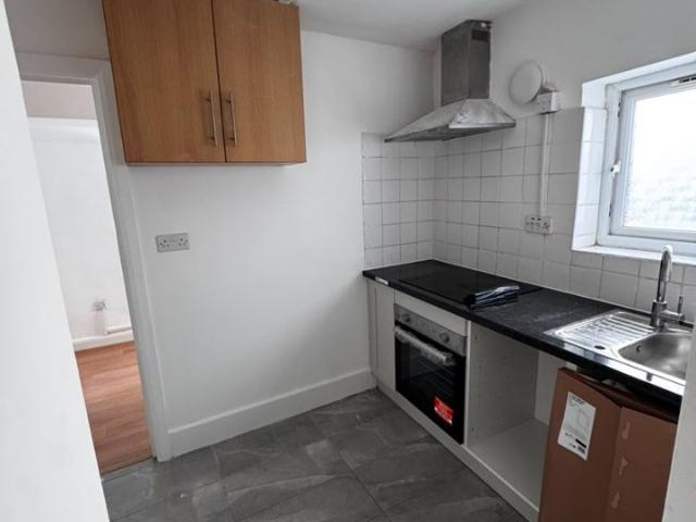 Flat for rent in Ponders End, Greater London