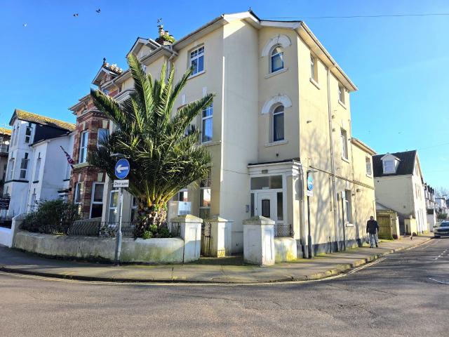 Flat for rent in Livermead