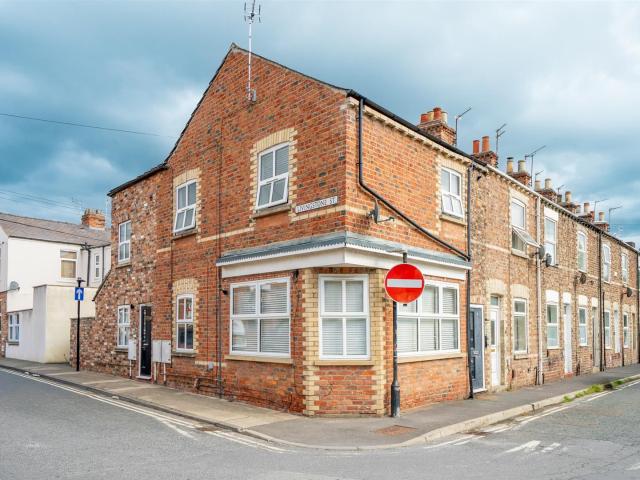 Flat for rent in Leeman Road, York