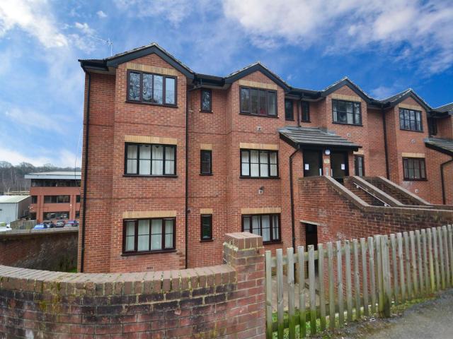 Flat for rent in Redhill, Reigate and Banstead
