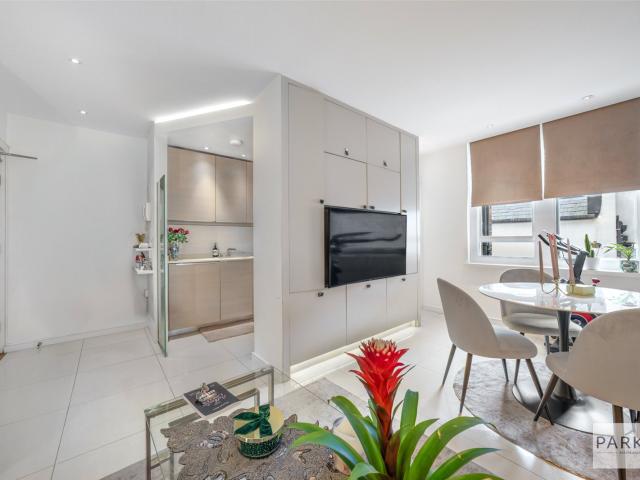 Apartment for rent in Mayfair, Greater London