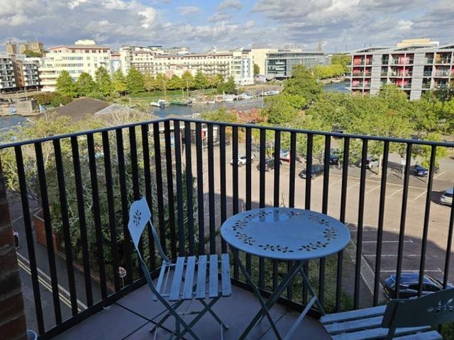 Flat for rent in Spike Island, Feckenham