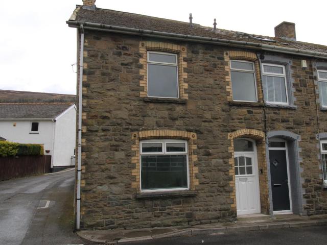 Flat for rent in Abertillery, Wales