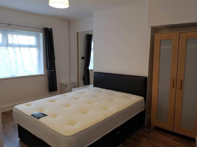House for rent in Nangreaves, Wales