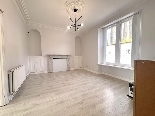 Flat for rent in Graigwen, Pontypridd