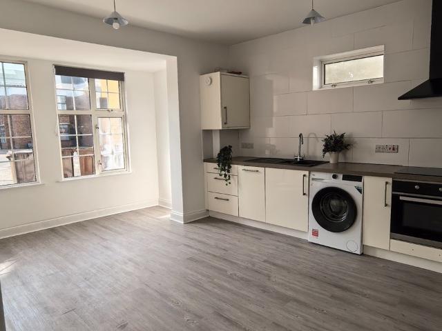Flat for rent in London Borough of Sutton, Greater London