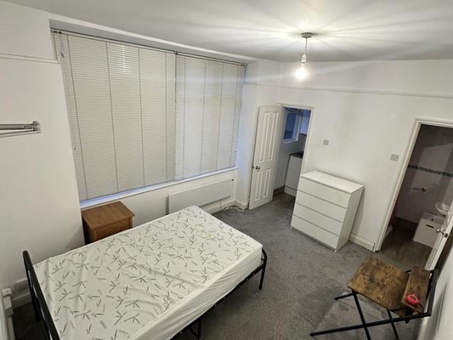 Flat for rent in Surbiton, Greater London