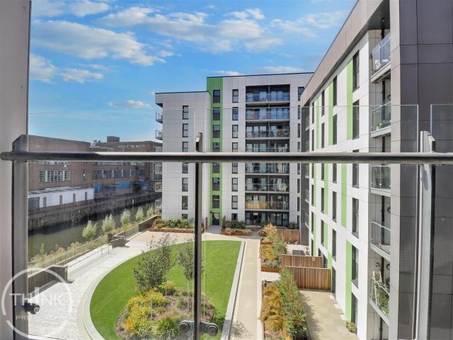 Flat for rent in Lakenham, East Bank