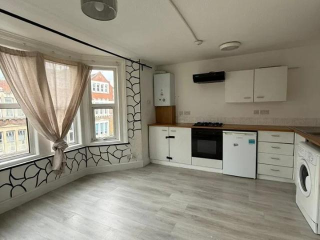 Flat for rent in South Woodford, Greater London