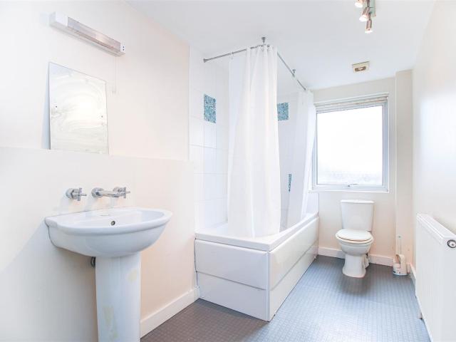 Flat for rent in Walton, Aylesbury
