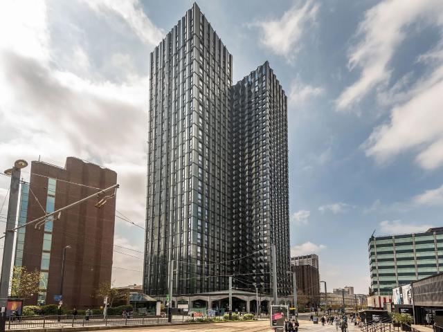 Flat for rent in London Borough of Croydon, Greater London