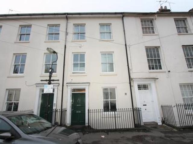 Flat for rent in Sydenham, Warwick
