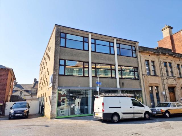 Flat for rent in Stroud, School House