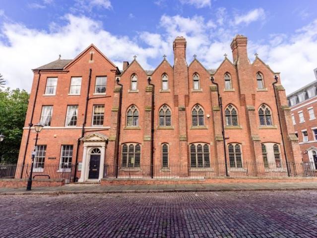 Flat for rent in Goldthorn Hill, West Midlands