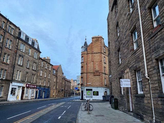Flat for rent in Southside, Scotland