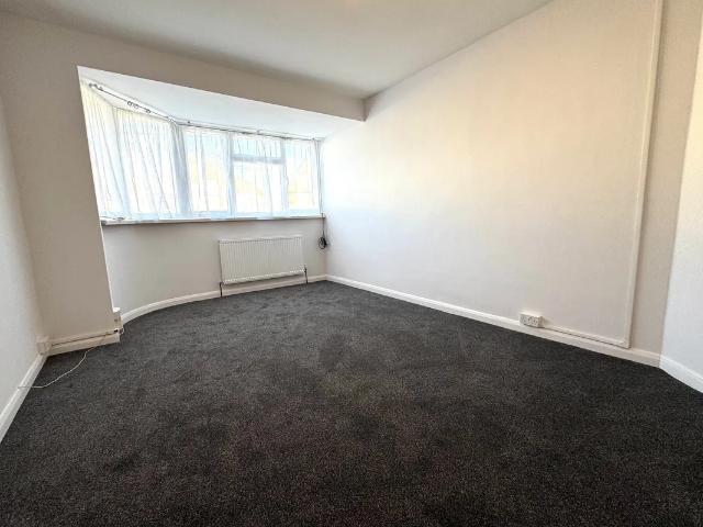 Flat for rent in Polegate, Cross In Hand