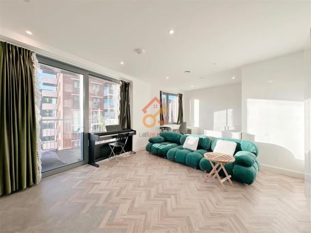 Flat for rent in Kings Hill, Colliers End