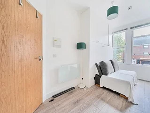 Flat for rent in London Borough of Lewisham, Greater London