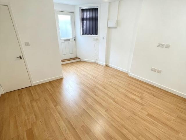 Flat for rent in Chapeltown, Leeds