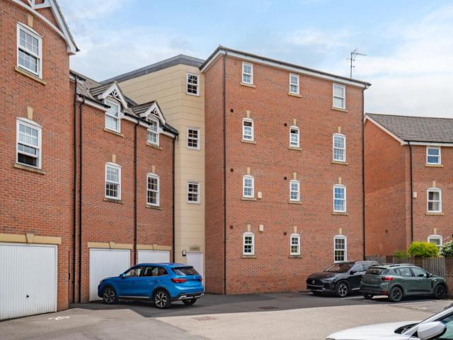 Flat for rent in The Groves, High Field