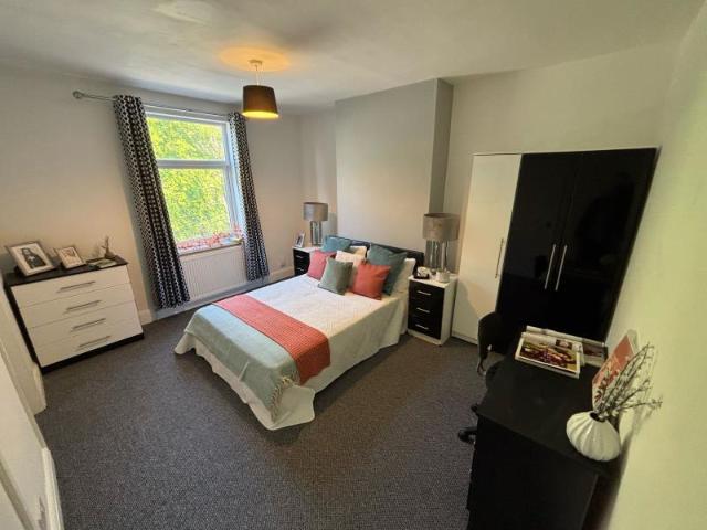 Flat for rent in Kirkstall, West Yorkshire