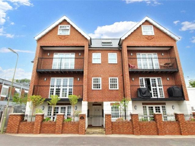 Flat for rent in Edenbrook, Hart