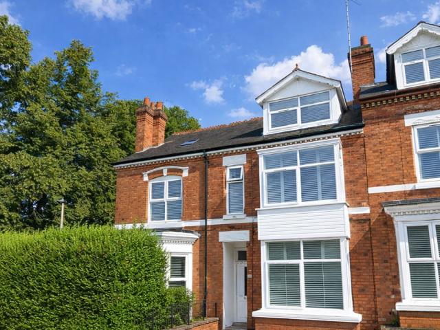 Flat for rent in West End, Old Wharf