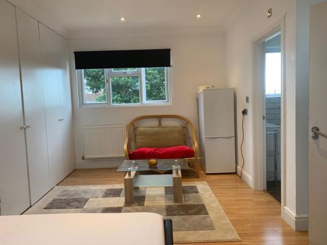 Flat for rent in London Borough of Croydon, Greater London