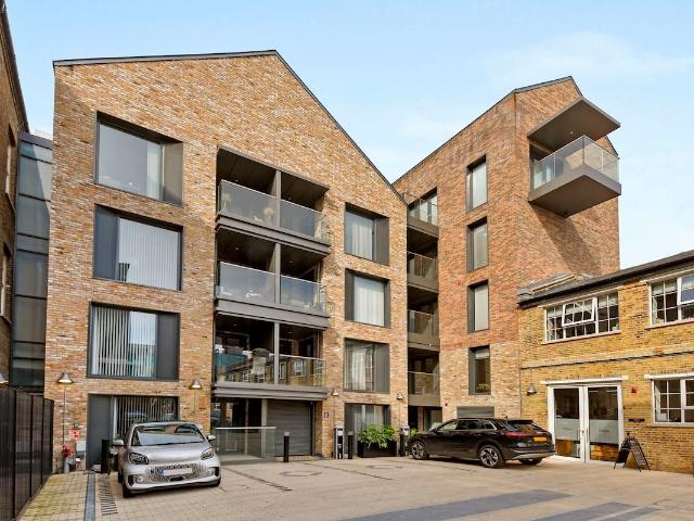 Flat for rent in Chalk Farm, Primrose Hill