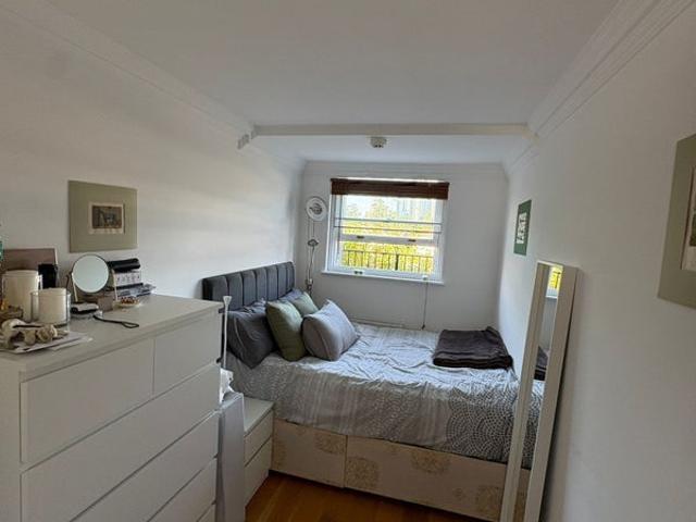Room for rent in Pimlico, Greater London