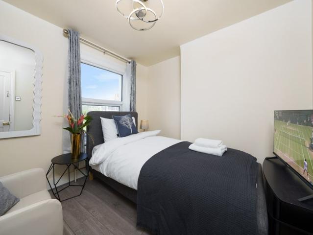 Flat for rent in Clapton Park, Greater London