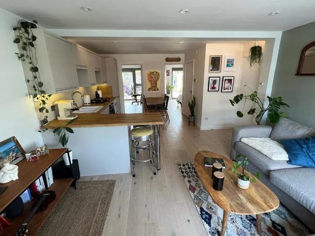 Flat for rent in Clapton Park, Greater London