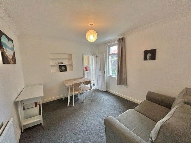 Flat for rent in Maindy, Cardiff