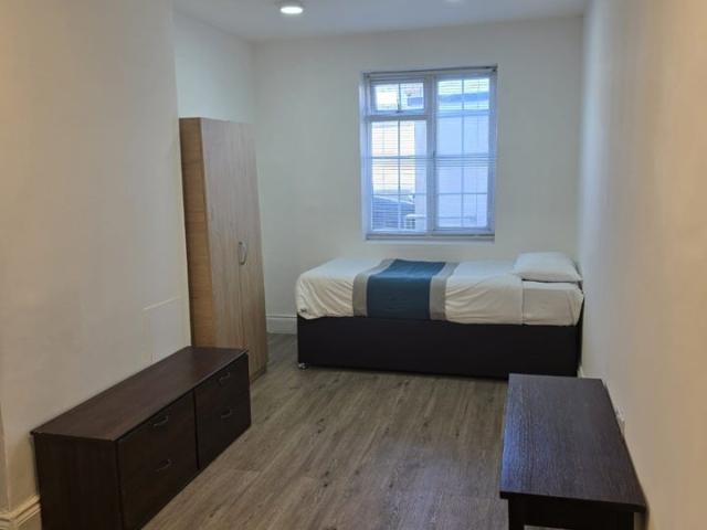 Flat for rent in Temple Fortune, Greater London