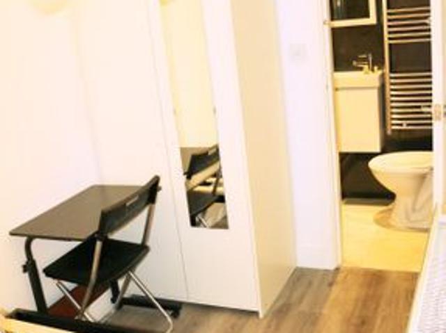 Flat for rent in Shepherd's Bush, Greater London