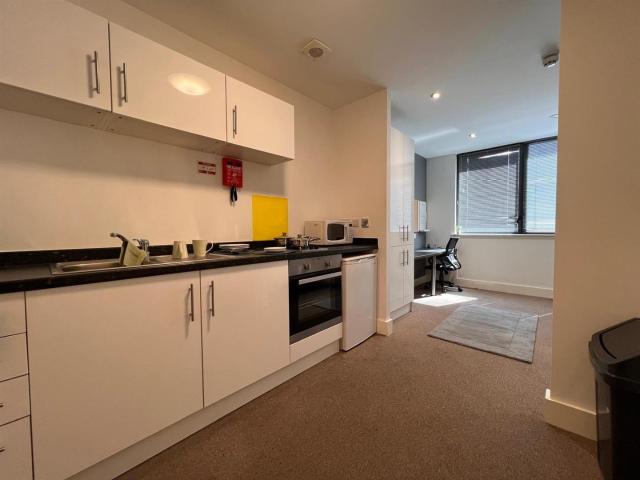 Flat for rent in Haddon, East Midlands