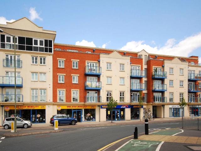 Flat for rent in Horsell, Woking
