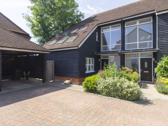 Apartment for rent in Hart, Hampshire