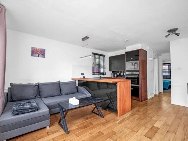 Flat for rent in London Borough of Croydon, Addiscombe