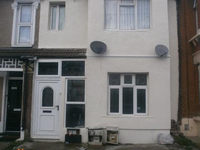 Apartment for rent in Seven Kings, Greater London